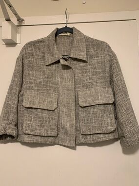 Textured Cropped Pocket Jacket in Gray